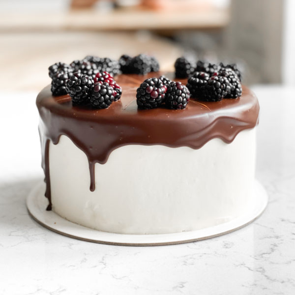 Шоколадный торт с ежевикой и ванилью, 1.6-1.8kg