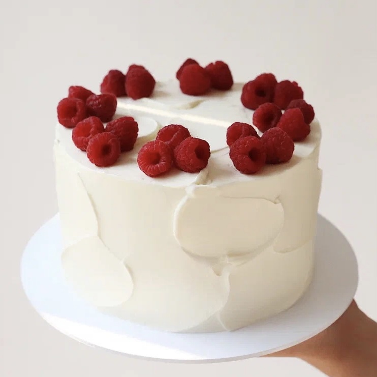 Ванильный торт с малиной, 1.6-1.8kg