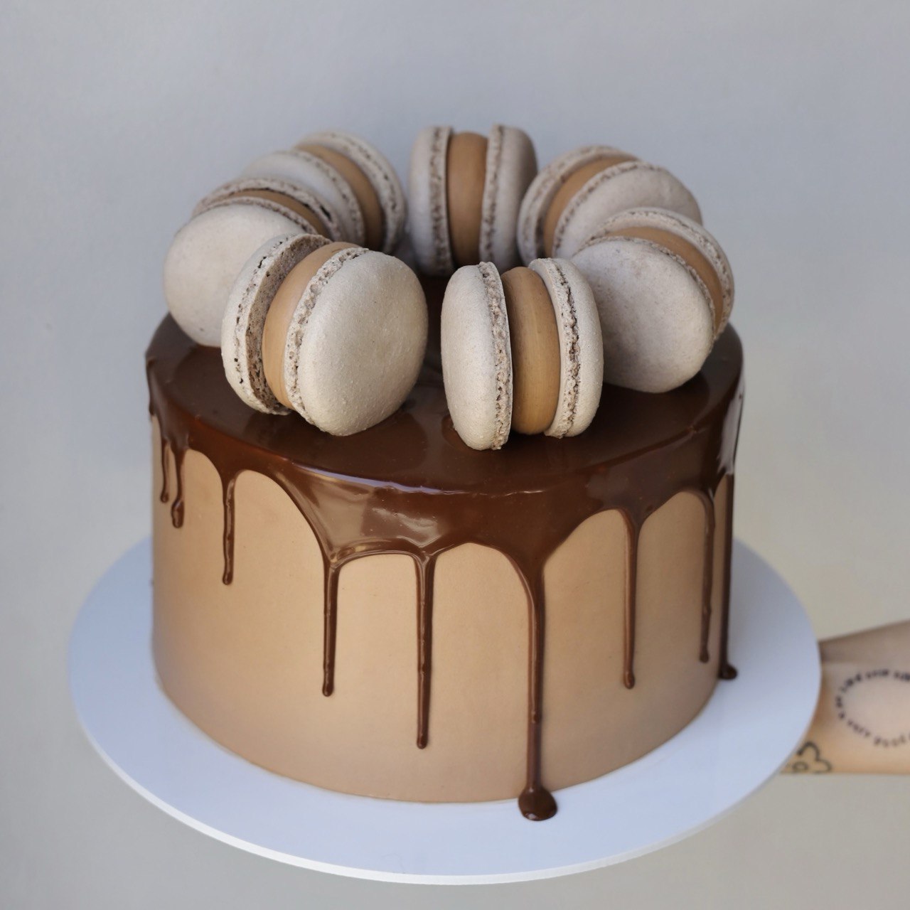 Торт с кольцом макаронс, 2-6kg